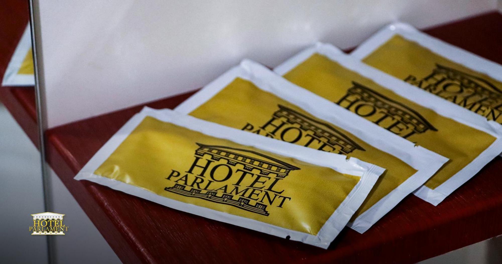 Hotel Parlament 프리슈티나 외부 사진