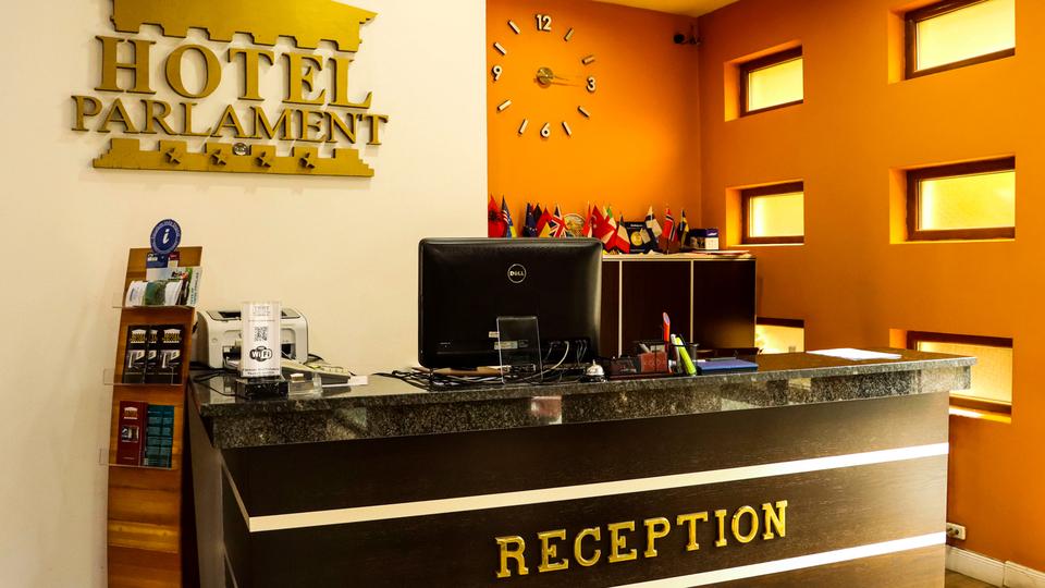 Hotel Parlament 프리슈티나 외부 사진